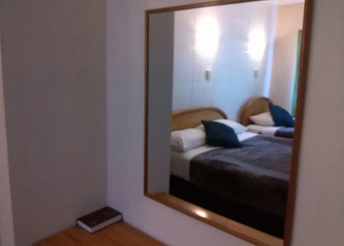 Bel Aire Motel 3*